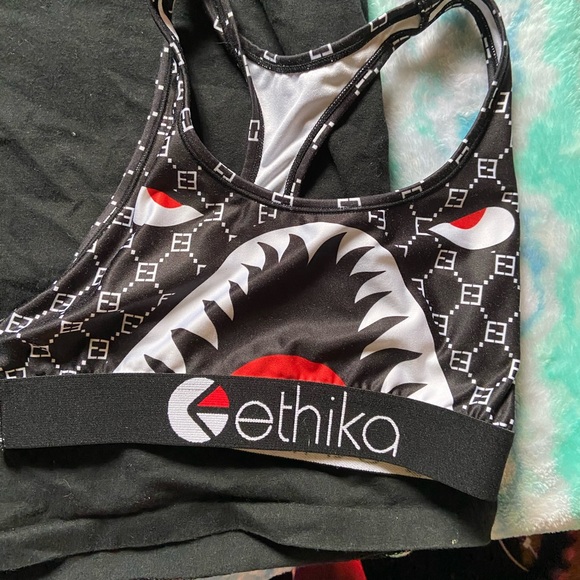 Designer clothes - Picture 6 of 7